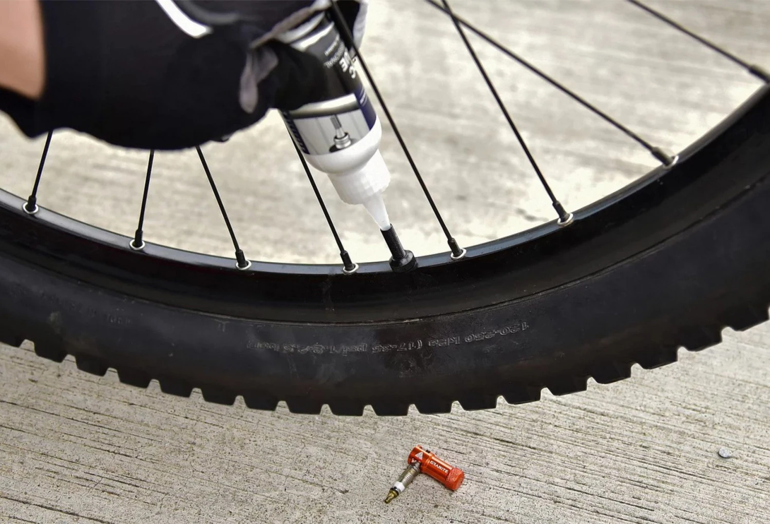 Granite Design Juicy Nipple Tubeless Valves 45 Mm With Valve Key Caps Red 2 Granite Design Juicy Nipple Tubeless Valves 45 Mm With Valve Key Caps Red - Image 2