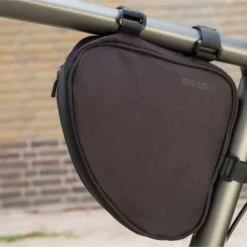 BBB LockPack 0.75L Frame Bag Black 5 BBB LockPack 0.75L Frame Bag Black -Sram Bike Shop 181544760d47736bde868.76795859