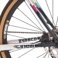 Gravel Bike Cinelli Zydeco 700 Shimano GRX 400 Chasing After Rainbow 2021 11 Gravel Bike Cinelli Zydeco 700 Shimano GRX 400 Chasing After Rainbow 2021 -Sram Bike Shop 1924214602252fe905947.29818374