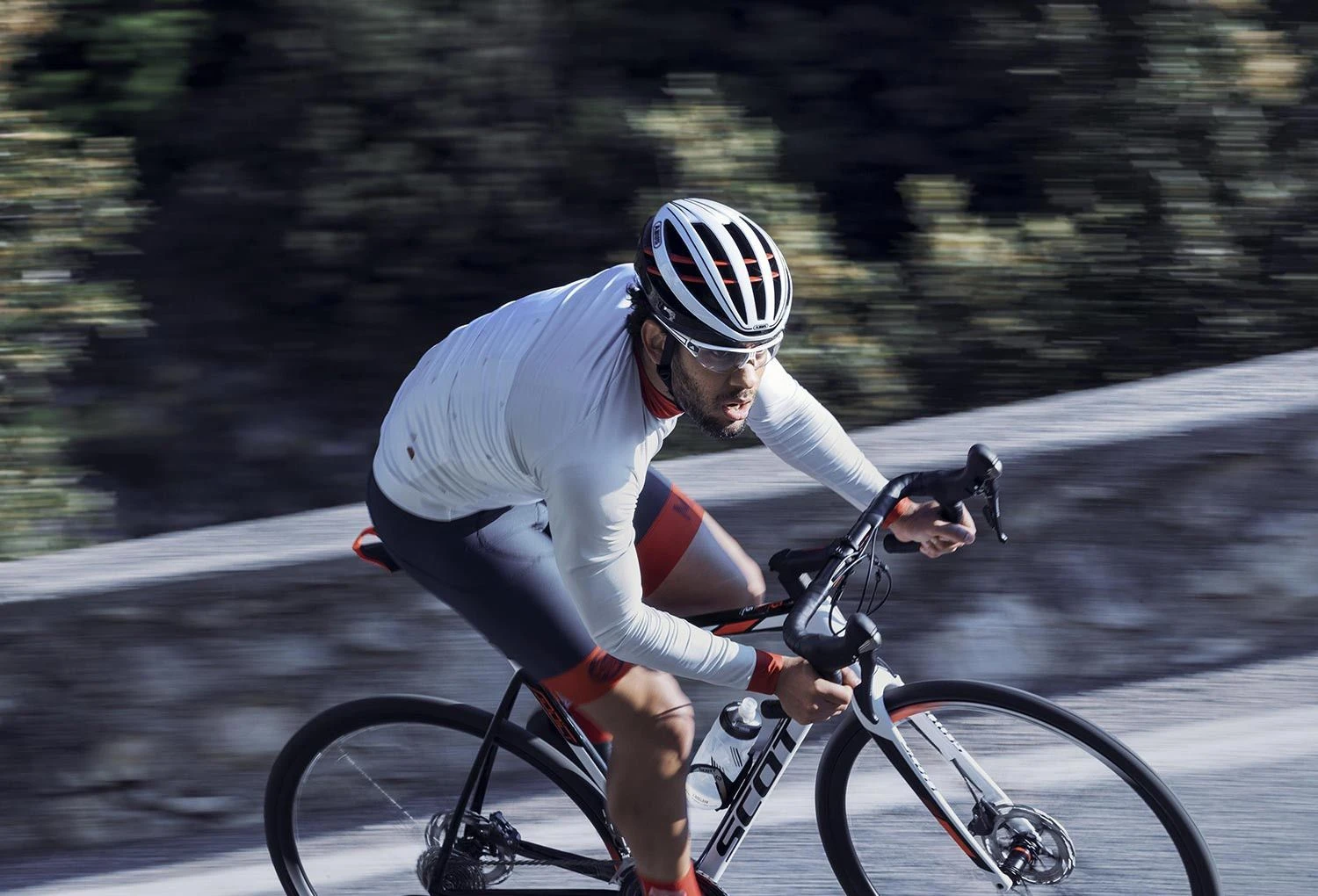 Abus Aventor Helmet White Red 5 Abus Aventor Helmet White Red - Image 5