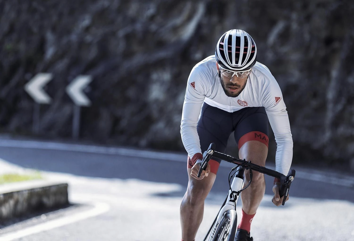 Abus Aventor Helmet White Red 6 Abus Aventor Helmet White Red - Image 6